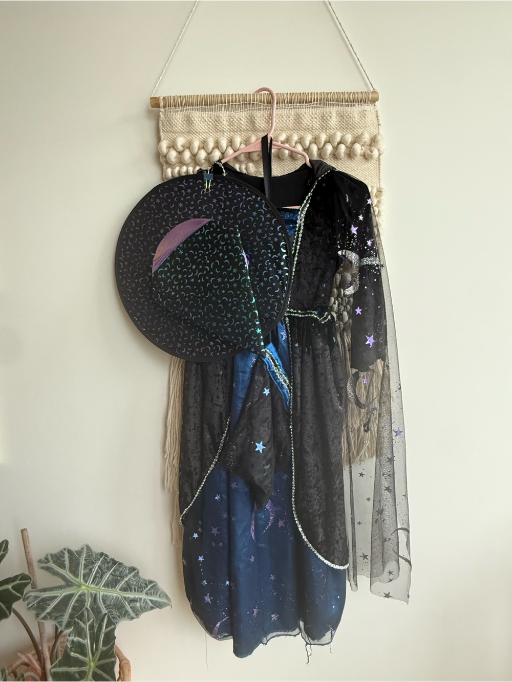Girls witch costume